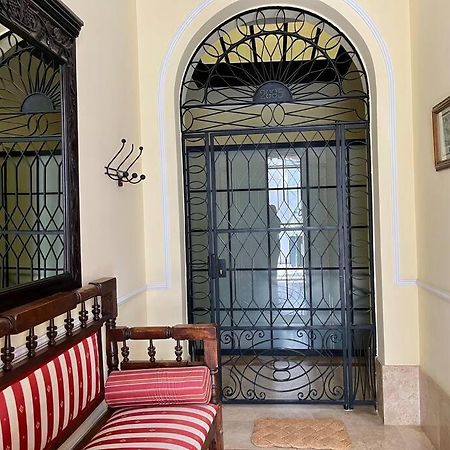Apartamento Suite Alameda De Hercules Sevilha Exterior foto