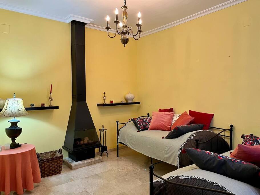 Apartamento Suite Alameda De Hercules Sevilha Exterior foto